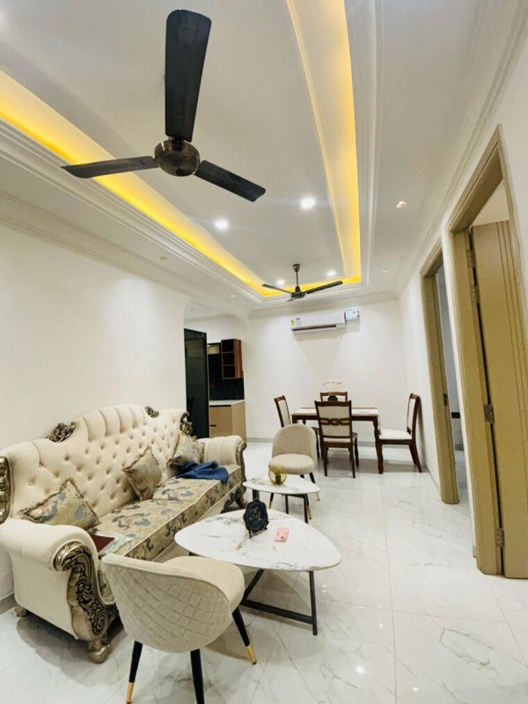 Living Room, kharar road 3 Bedroom 150 Sq.Yd. Apartment In Kharar Road Mohali 10491886