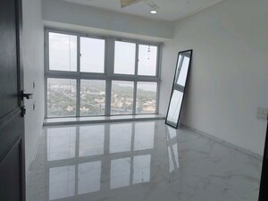 Room in 3 BHK Apartment at Ruparel Ariana, Parel – for Rent