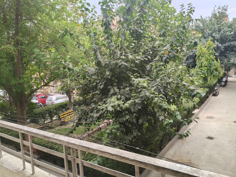 Balcony, mayur vihar 2.5 Bedroom 950 Sq.Ft. Apartment In Mayur Vihar Delhi 10492020