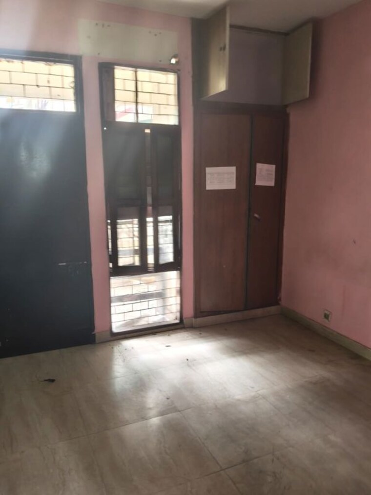 Room, mayur vihar 2.5 Bedroom 950 Sq.Ft. Apartment In Mayur Vihar Delhi 10492020