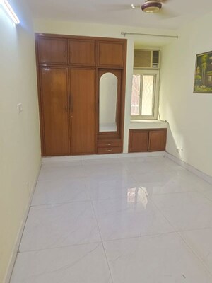 Room in 2 BHK Builder Floor at Baradia – for Rent