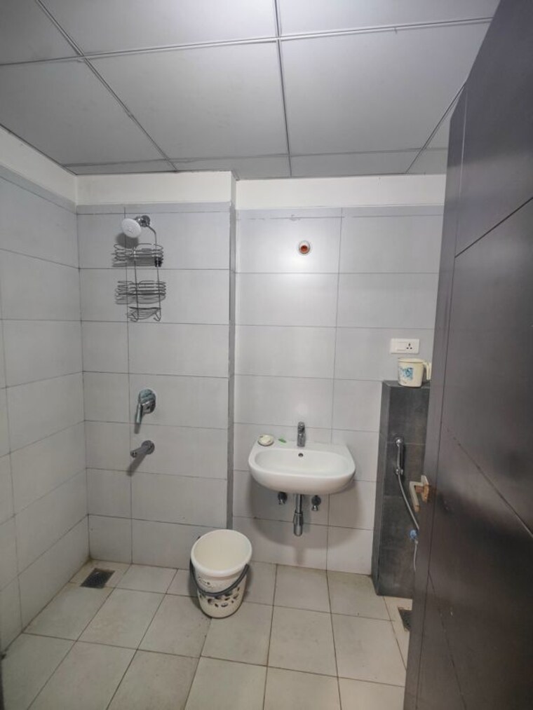 Bathroom, rajapushpa-regalia 3 Bedroom 1650 Sq.Ft. Apartment In Kokapet Hyderabad 10492026