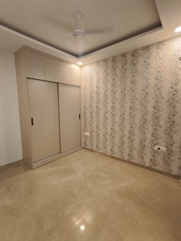 Room, vip road 3 Bedroom 2250 Sq.Ft. Apartment In Vip Road Zirakpur 10492030