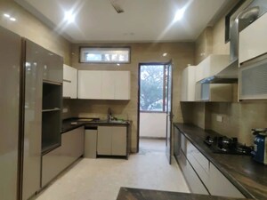 Living Room in 4 BHK Builder Floor at DLF City Phase IV, Dlf Phase iv – for Rent
