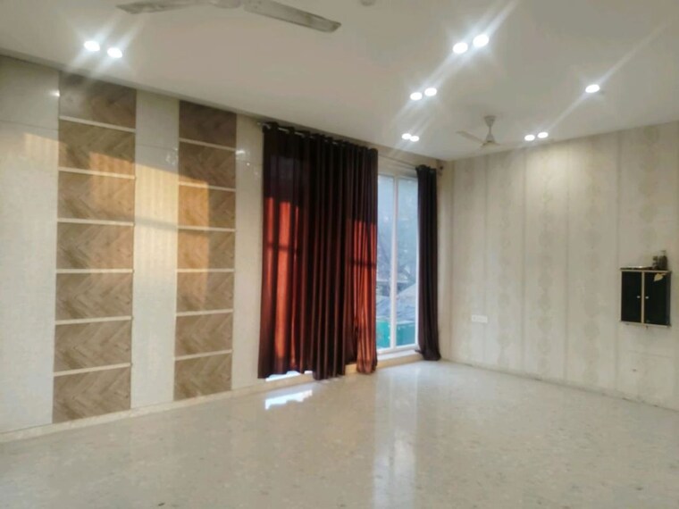 Living Room, dlf-city-phase-iv 4 Bedroom 3000 Sq.Ft. Builder Floor In Dlf Phase iv Gurgaon 10492036