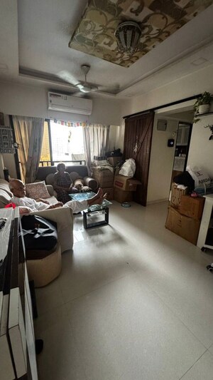 Team Area in 2 BHK Apartment at Popular Apartment Andheri, Andheri East – for Rent