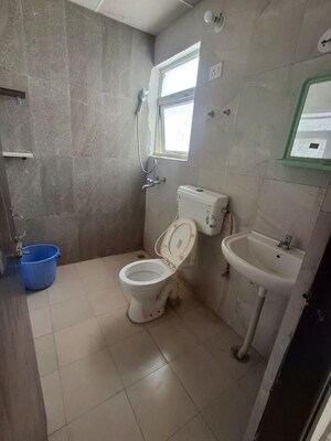 Bathroom in 3.5 BHK Apartment at DLF The Ultima, Sector 81 – for Rent