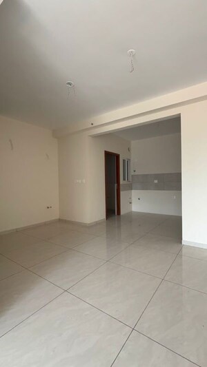 Room in 4 BHK Apartment at Prestige Lyndhurst, Lavelle Road – for Rent