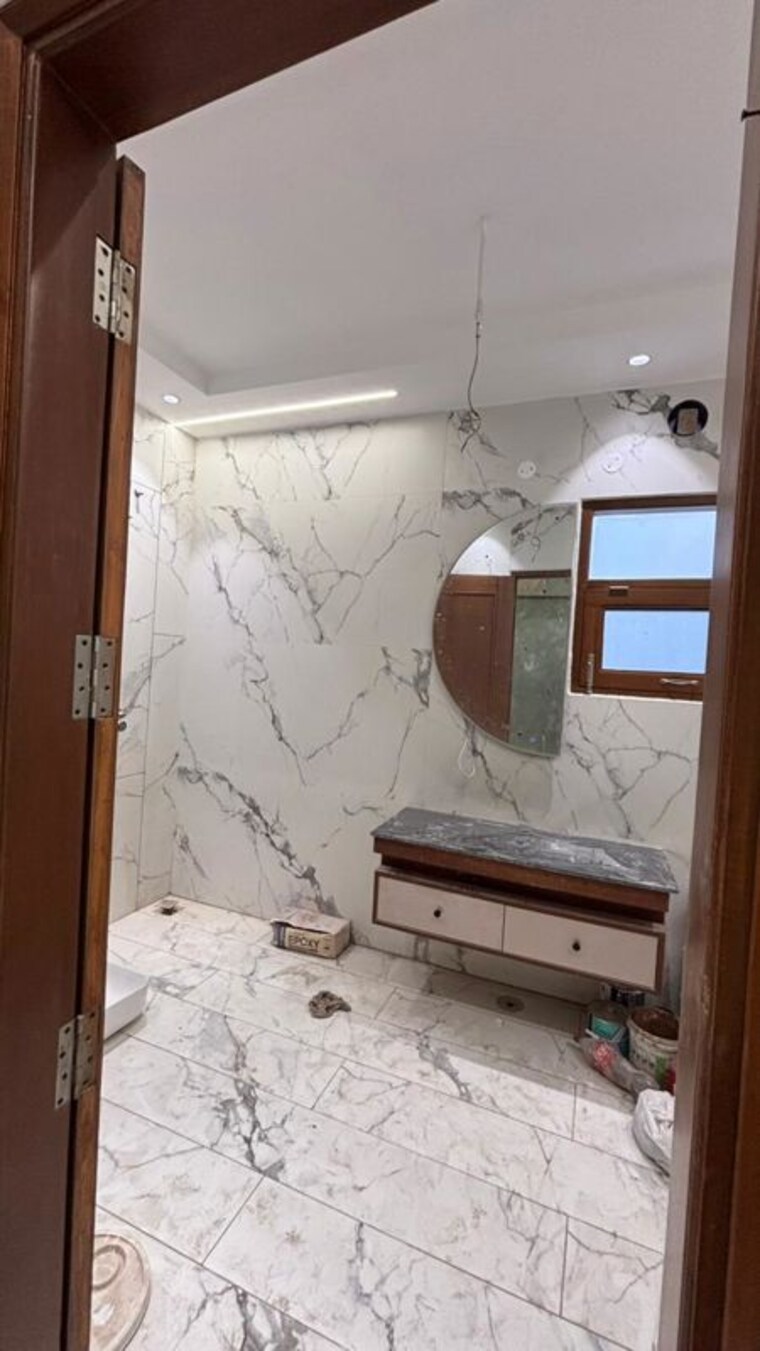 Bathroom, sector 9 6+ Bedroom 2000 Sq.Yd. Independent House In Sector 9 Chandigarh 10492074