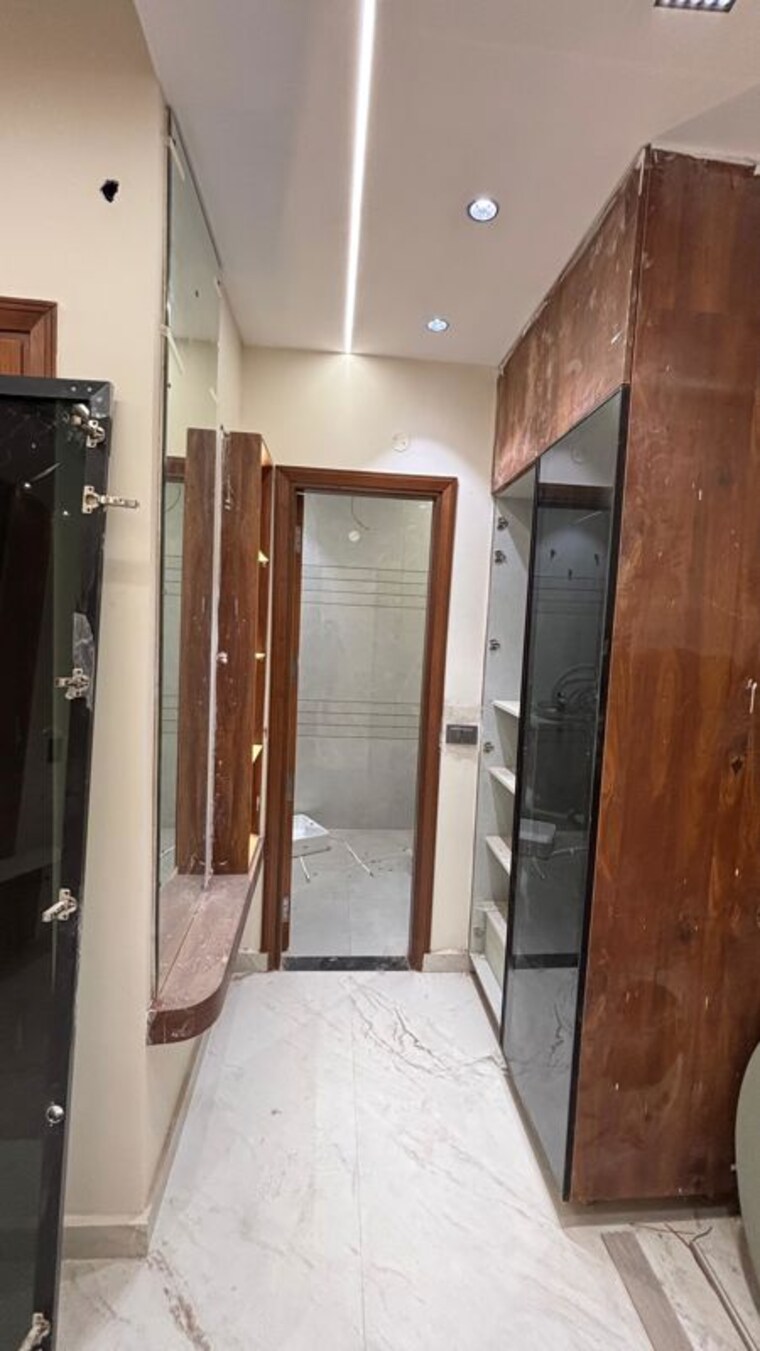 undefined, sector 9 6+ Bedroom 2000 Sq.Yd. Independent House In Sector 9 Chandigarh 10492074