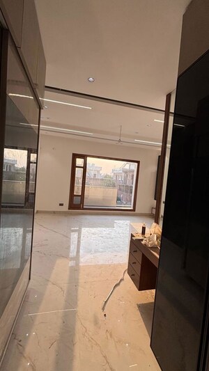 Team Area in 6+ BHK Independent House at Sector 9 – for Sale
