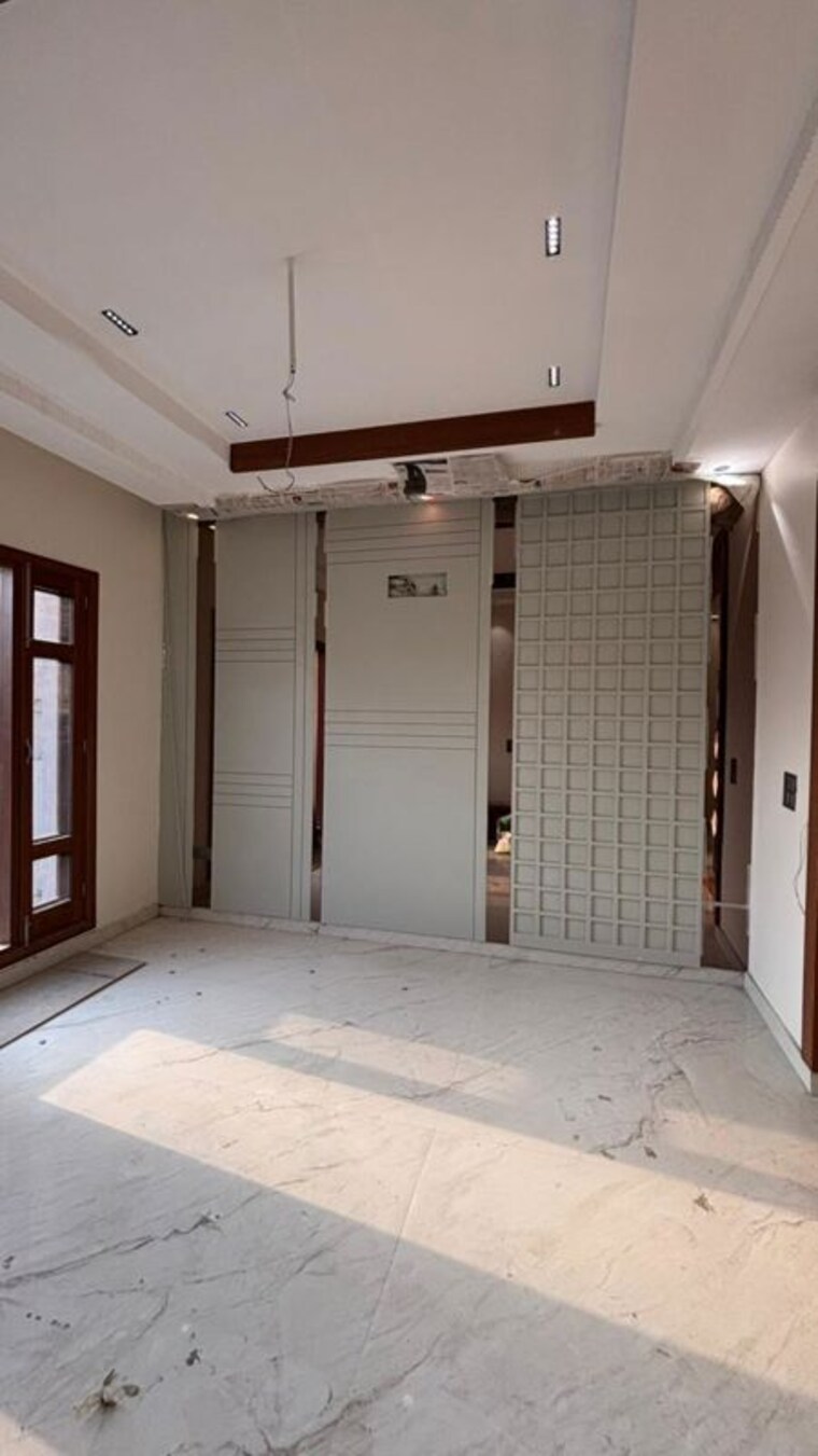 undefined, sector 9 6+ Bedroom 2000 Sq.Yd. Independent House In Sector 9 Chandigarh 10492074