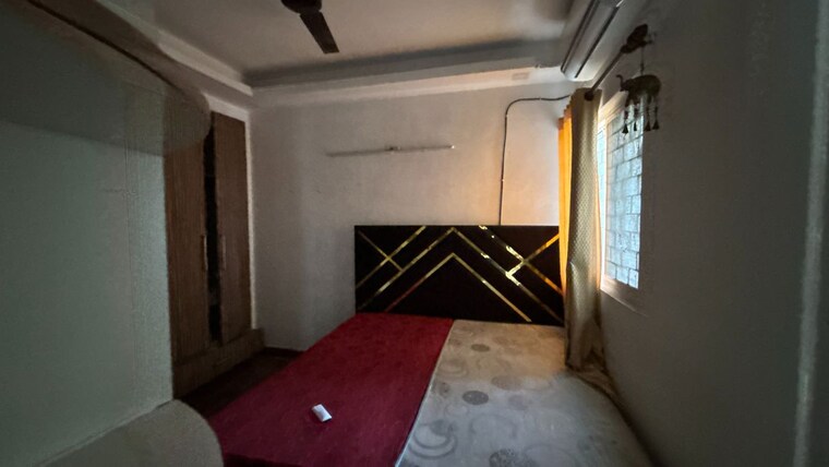 Bedroom, paras-tierea 2 Bedroom 825 Sq.Ft. Apartment In Sector 137 Noida 10492095