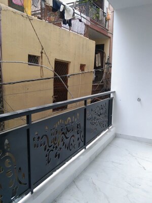 Furnished Amenities in 2 BHK Builder Floor at Mehrauli – for Rent