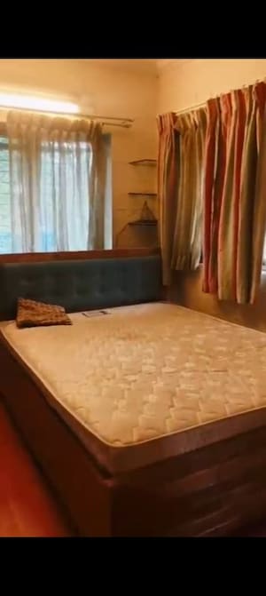 Bedroom in 2 BHK Apartment at Kunj Vihar Vile Parle West, Vile Parle West – for Rent
