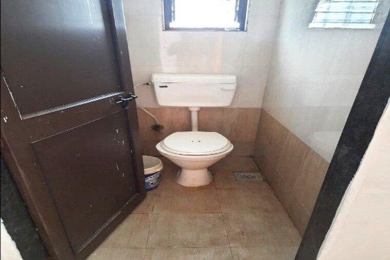 Bathroom, supertech-defence-colony-phase-iv 1 Bedroom 650 Sq.Ft. Apartment In Wagholi Pune 10492041