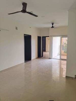 Room in 2 BHK Apartment at Trident Embassy, Sector 1 Greater Noida – for Rent