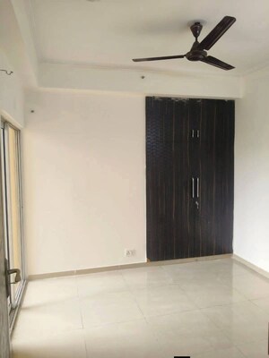 2 BHK Apartment For Rent in Paramount Emotions, Sector 1 Greater Noida