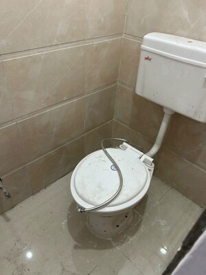 Bathroom in 1.5 BHK Apartment at Mayur Vihar – for Rent