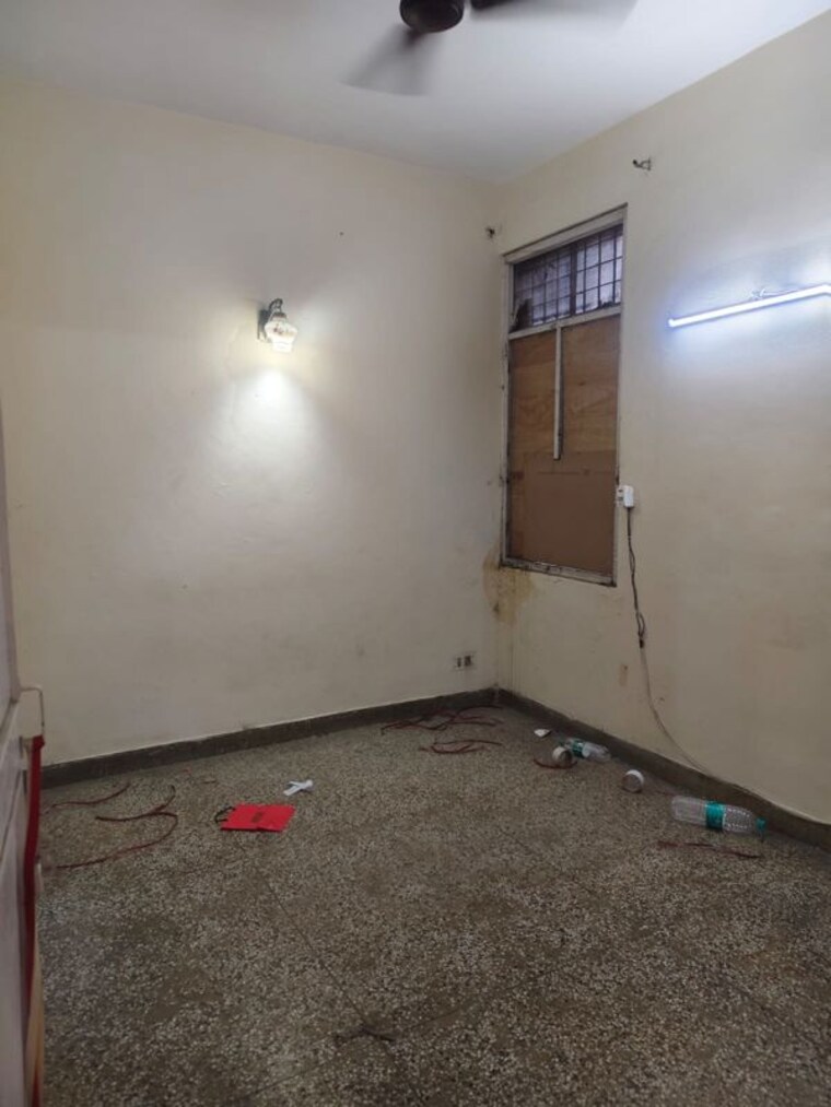 Room, mayur vihar 1.5 Bedroom 750 Sq.Ft. Apartment In Mayur Vihar Delhi 10492081