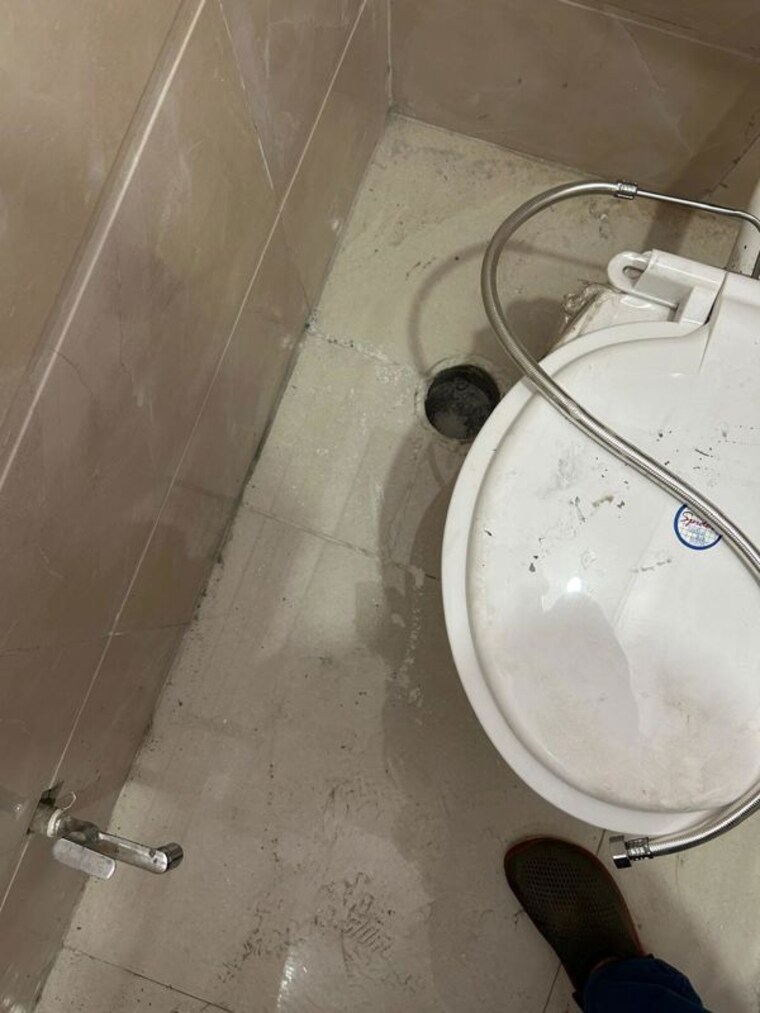 Bathroom, mayur vihar 1.5 Bedroom 750 Sq.Ft. Apartment In Mayur Vihar Delhi 10492081
