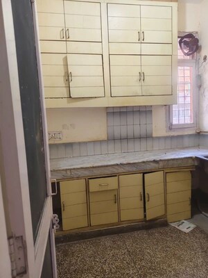 Bathroom in 1.5 BHK Apartment at Mayur Vihar – for Rent