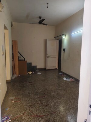 Room in 1.5 BHK Apartment at Mayur Vihar – for Rent