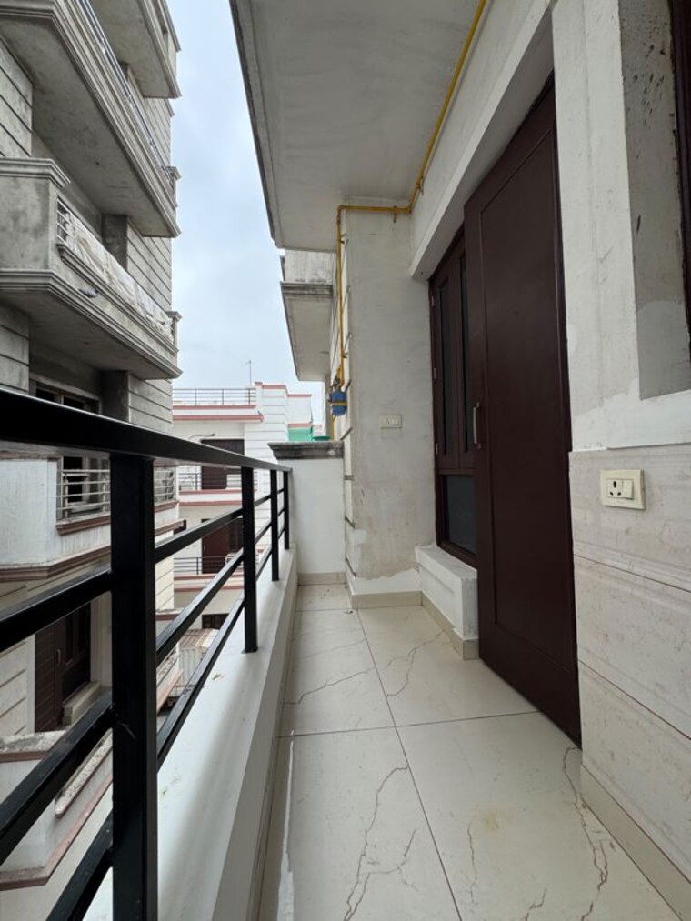 Balcony, chattarpur 1 Bedroom 500 Sq.Ft. Apartment In Chattarpur Delhi 10492125