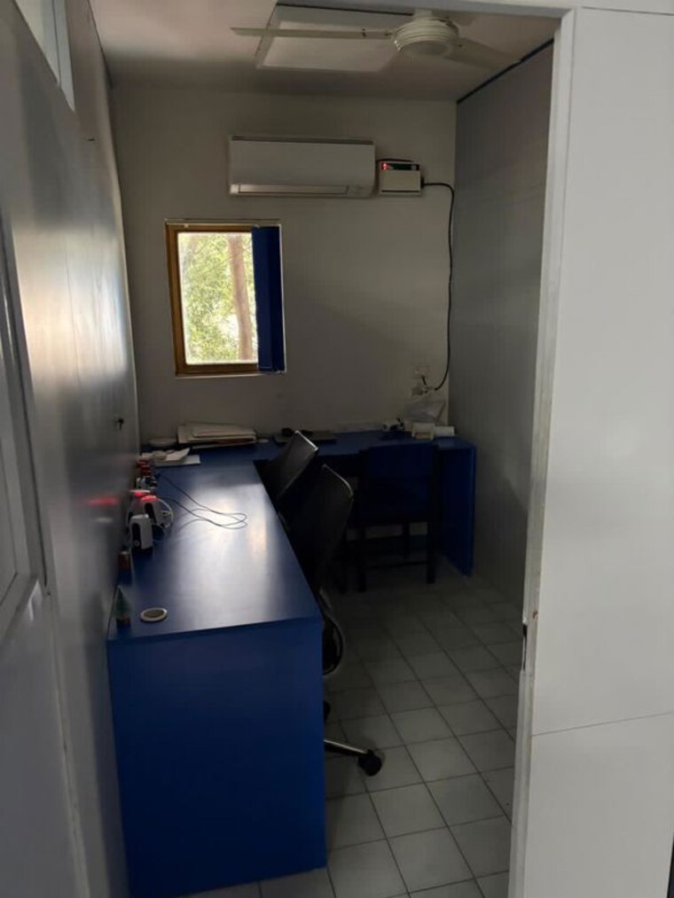 Room, shanthala nagar Commercial Office Space 1300 Sq.Ft. In Shanthala Nagar Bangalore 10492126