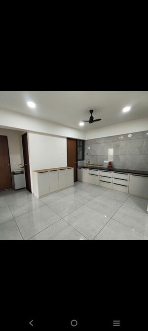 Room in 3 BHK Apartment at Imperia Grace, Zundal – for Rent