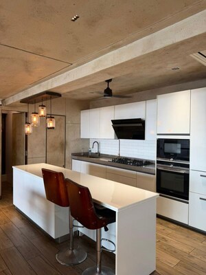  5 BHK Apartment at Bharat Skyvistas, Andheri West – for Sale