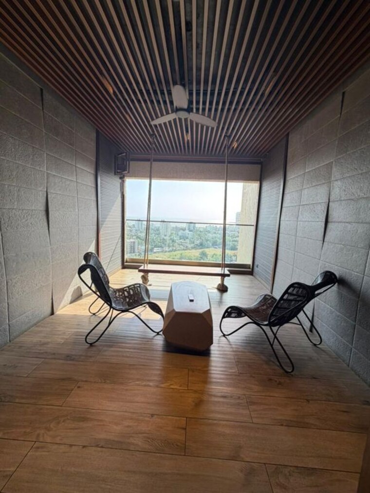 Balcony, bharat-skyvistas 5 Bedroom 7000 Sq.Ft. Apartment In Andheri West Mumbai 10492234
