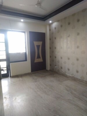 Room in 2.5 BHK Builder Floor at AS Tower, Sector 45 – for Rent
