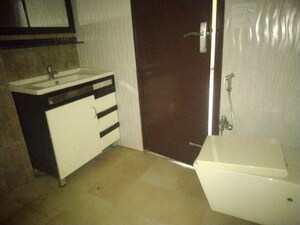 Kitchen in 2.5 BHK Builder Floor at AS Tower, Sector 45 – for Rent