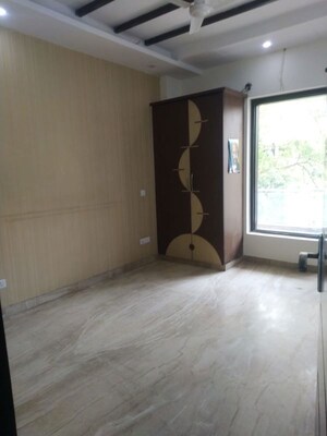 Room in 2.5 BHK Builder Floor at AS Tower, Sector 45 – for Rent