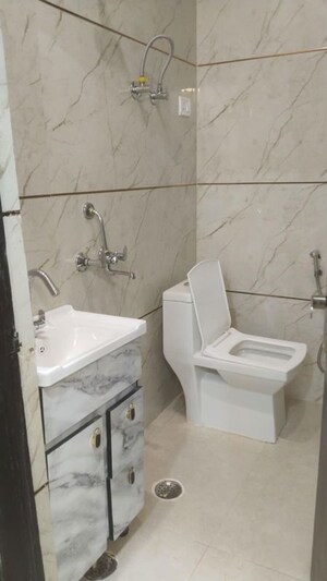 Bathroom in 2 BHK Builder Floor at Niti Khand – for Rent