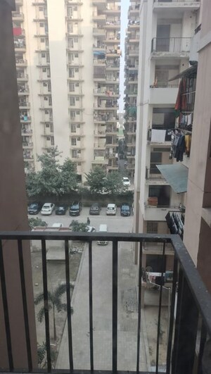 Kitchen in 3 BHK Apartment at Auric City Homes, Sector 82 – for Rent