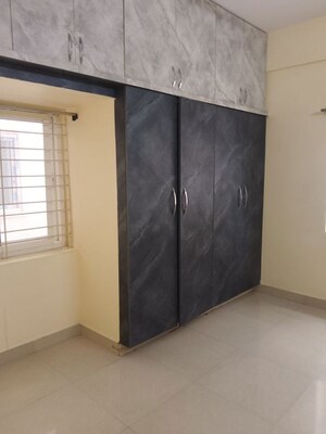 Room in 3 BHK Apartment at Narsingi – for Rent