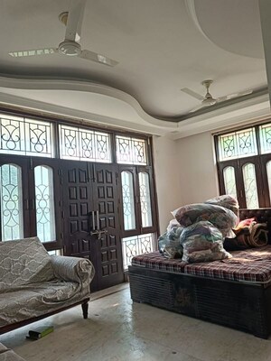 Living Room in 3 BHK Builder Floor at Sector 82 – for Rent