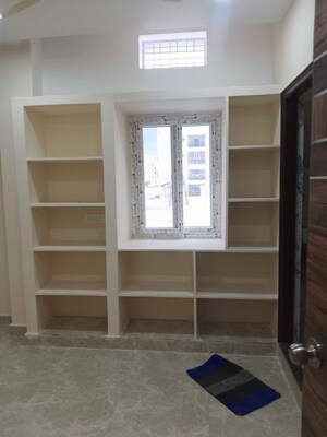Room in 2 BHK Apartment at Lakdi Ka Pul – for Rent