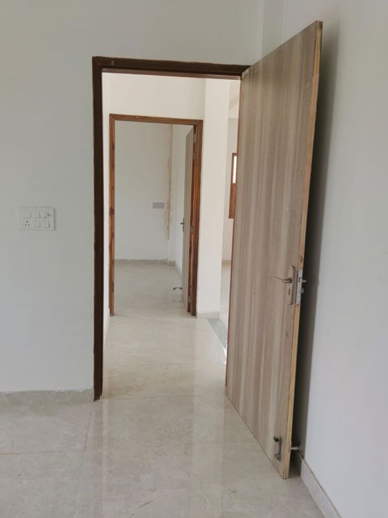 Room, sector 82 2 Bedroom 200 Sq.Ft. Builder Floor In Sector 82 Noida 10492304