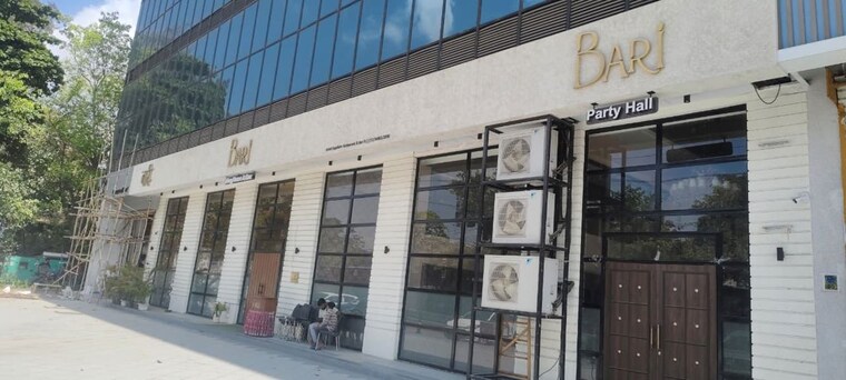 Exterior View, lower parel Commercial Shop 300 Sq.Ft. In Lower Parel Mumbai 10492305