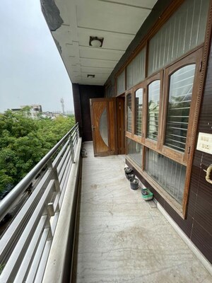 2 BHK Builder Floor For Rent in Sector 82