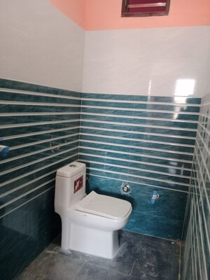 Bathroom in 1 BHK Builder Floor at Sector 18 – for Rent