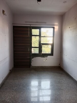 Room in 1 BHK Builder Floor at Ansals Sushant City – for Rent