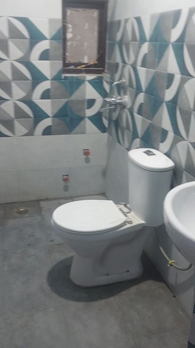 Bathroom, adore-happy-homes-exclusive-phase-2 3 Bedroom 900 Sq.Ft. Apartment In Sector 86 Faridabad 10492318