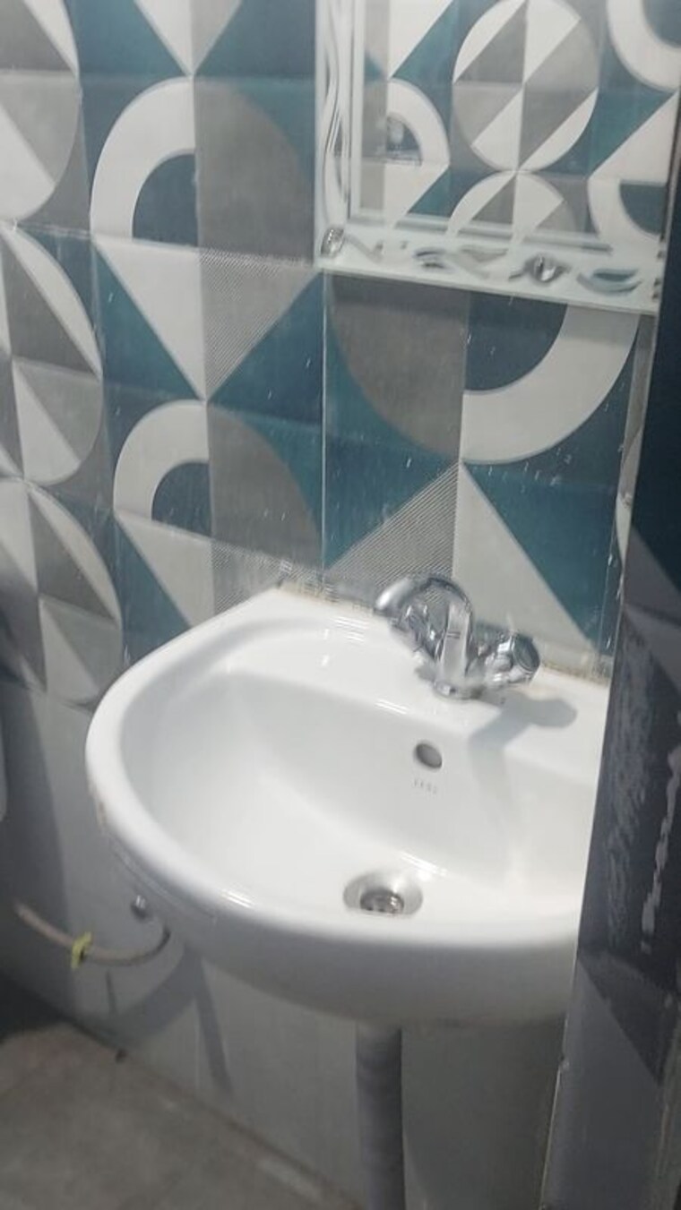 Bathroom, adore-happy-homes-exclusive-phase-2 3 Bedroom 900 Sq.Ft. Apartment In Sector 86 Faridabad 10492318