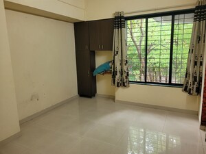 Room in 2 BHK Apartment at Kamgar Putala Vasahat – for Rent