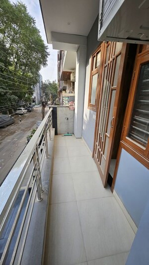 Balcony in 2 BHK Builder Floor at Sector 40 – for Rent