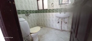 Bathroom in 2 BHK Builder Floor at Sector 40 – for Rent